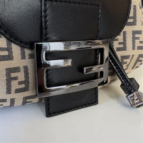 pochette fendi usate